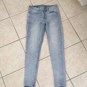 Light Wash American Eagle Skinny Jeans